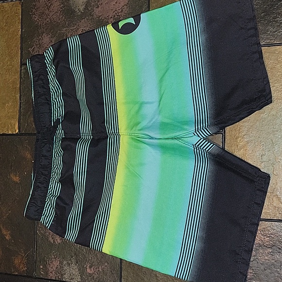 HURLEY Boys Swimming Trunks, 14/16 Black/Green, GUC - Picture 2 of 8